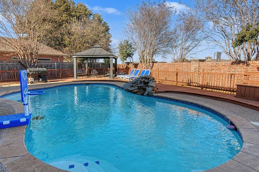 Property photo for 6400 Briercliff Court, Fort Worth, TX