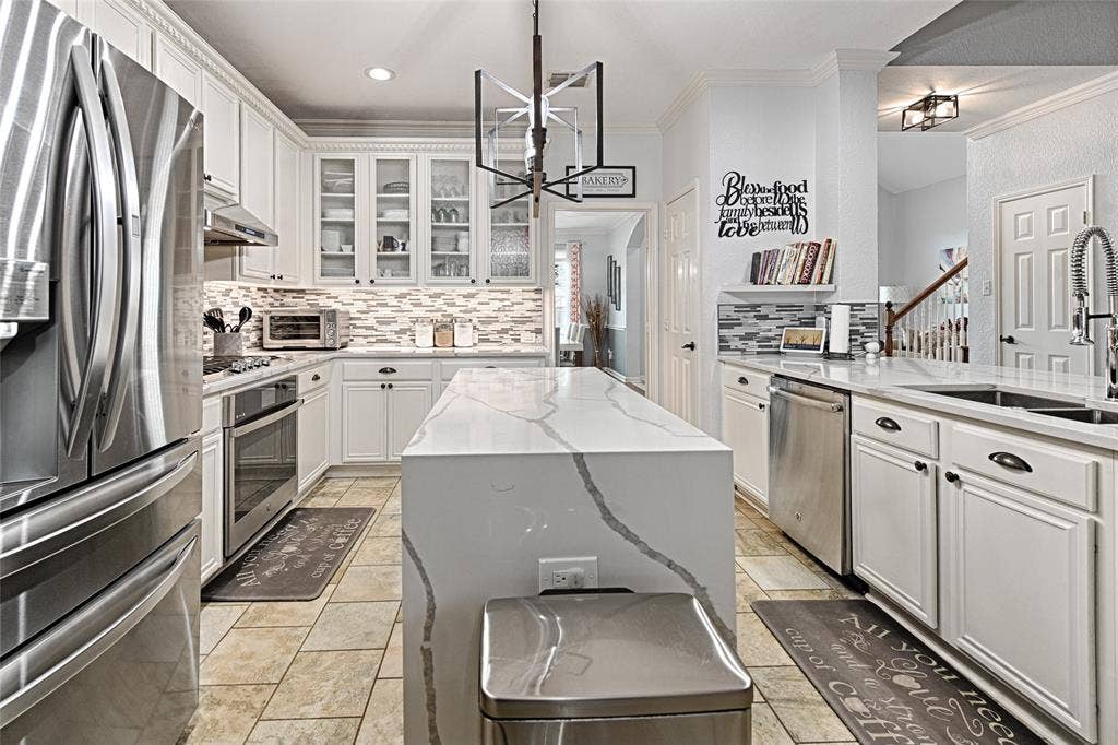 9001 Culberson Drive, Plano, TX 75025 9001 Culberson Drive, Plano, TX 75025