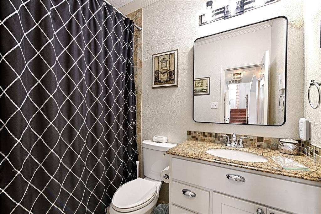 9001 Culberson Drive, Plano, TX 75025 9001 Culberson Drive, Plano, TX 75025