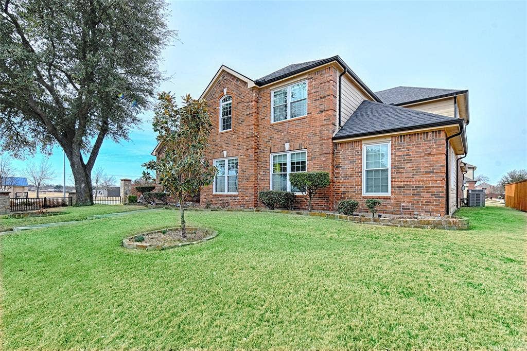 9001 Culberson Drive, Plano, TX 75025 9001 Culberson Drive, Plano, TX 75025