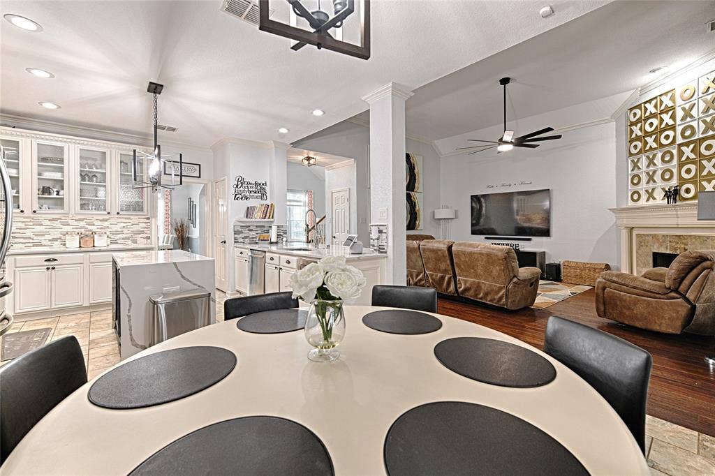 9001 Culberson Drive, Plano, TX 75025 9001 Culberson Drive, Plano, TX 75025