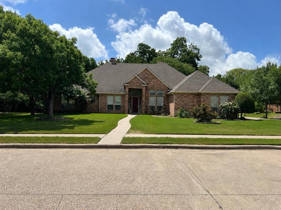 Property photo for 1810 Plum Creek Drive, Midlothian, TX