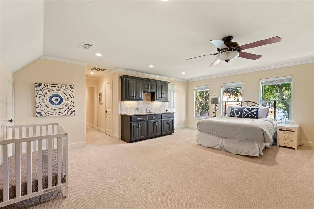 636 Turner Drive, Trinidad, TX 75163 3rd bedroom/bunkroom w/wet bar