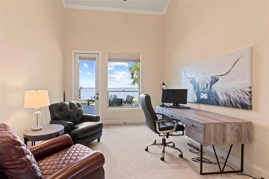636 Turner Drive, Trinidad, TX 75163 Office/Sitting area/Flex room off of primary