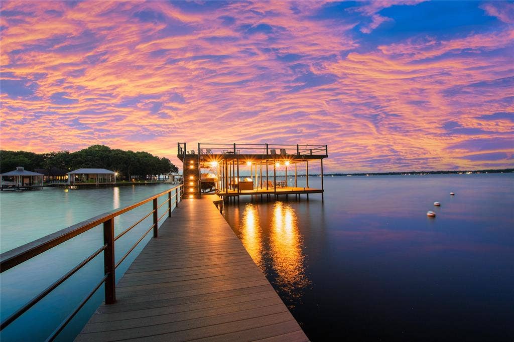 636 Turner Drive, Trinidad, TX 75163 Boathouse