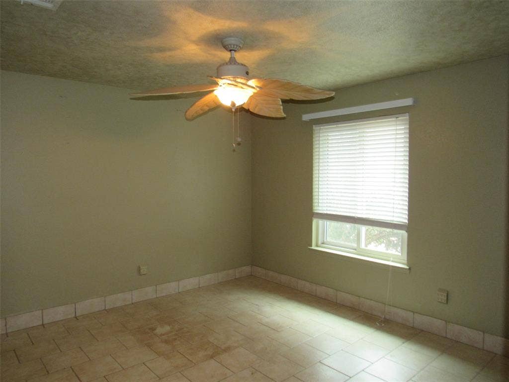 812 Regina Drive, Hewitt, TX 76643 Bedroom 3