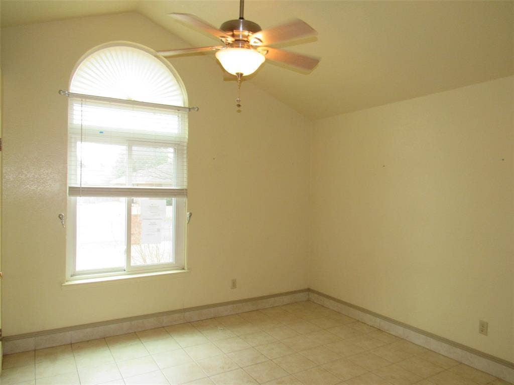 812 Regina Drive, Hewitt, TX 76643 Bedroom 2