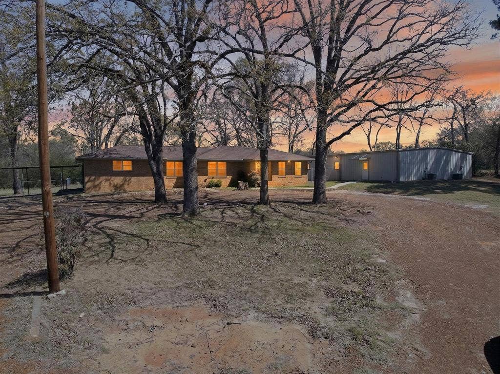 449 Us-175, Eustace, TX 75124 449 Us-175, Eustace, TX 75124