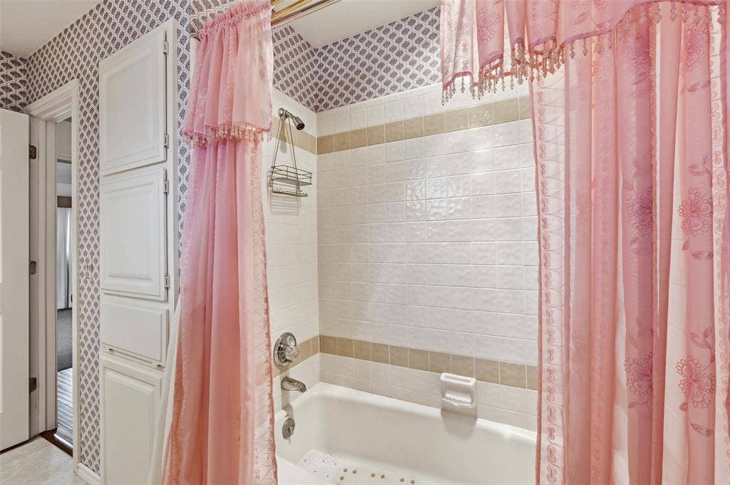 1415 Spyglass Drive, Mansfield, TX 76063 1415 Spyglass Drive, Mansfield, TX 76063