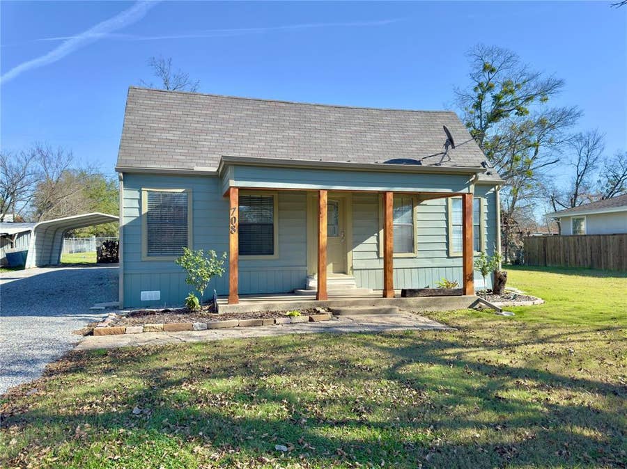 Property photo for 708 N US Highway 69, Celeste, TX
