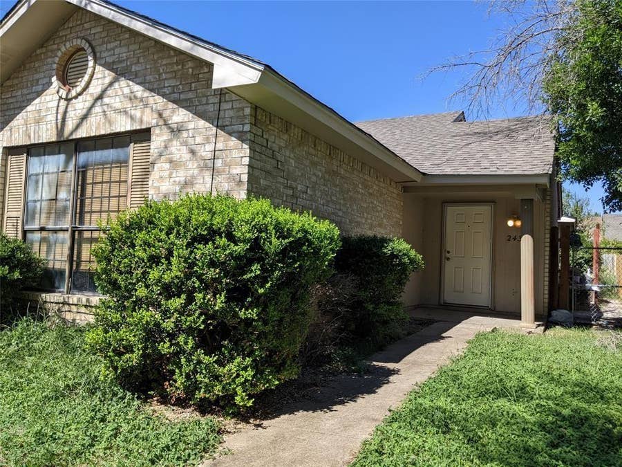 Property photo for 2433 Limestone Drive, Arlington, TX
