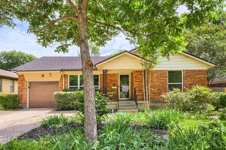 Property photo for 11624 Tuscany Way, Dallas, TX