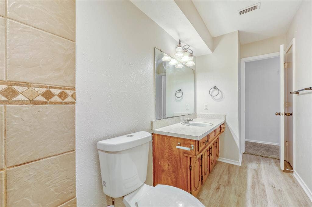 200 Connie Drive, DeSoto, TX 75115 200 Connie Drive, DeSoto, TX 75115