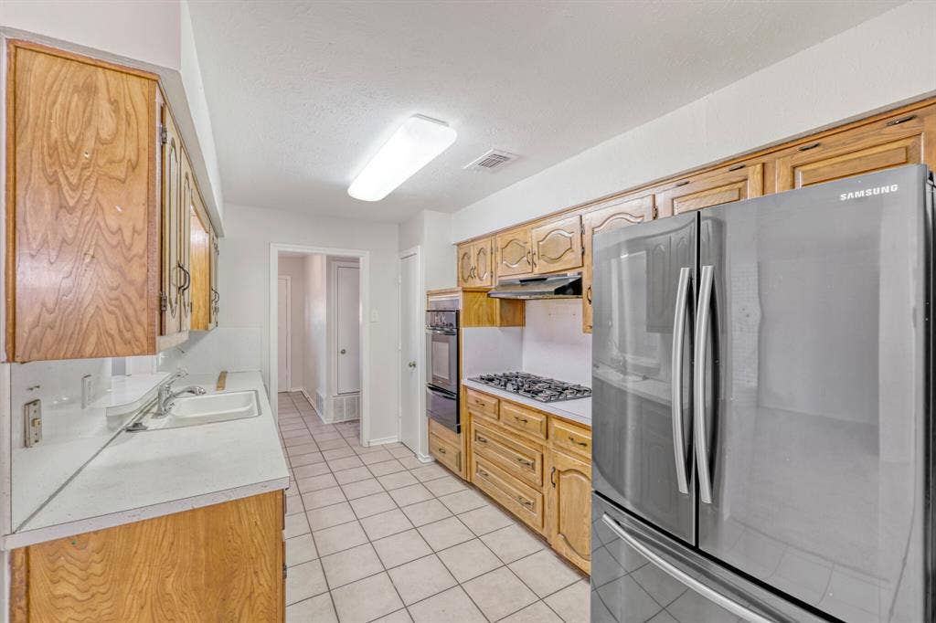 200 Connie Drive, DeSoto, TX 75115 200 Connie Drive, DeSoto, TX 75115
