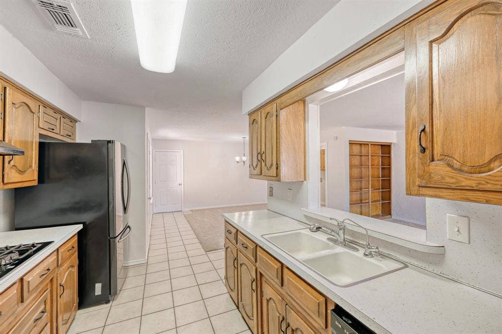 200 Connie Drive, DeSoto, TX 75115 200 Connie Drive, DeSoto, TX 75115