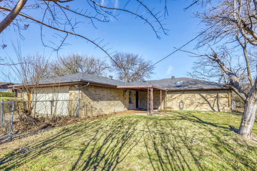 200 Connie Drive, DeSoto, TX 75115 200 Connie Drive, DeSoto, TX 75115