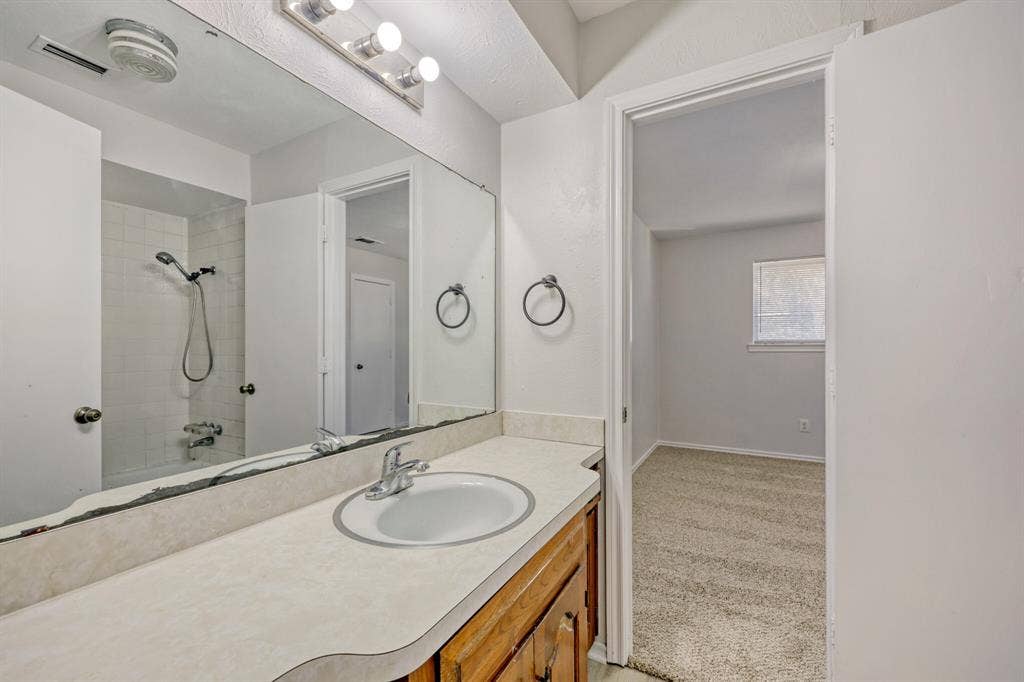 200 Connie Drive, DeSoto, TX 75115 200 Connie Drive, DeSoto, TX 75115