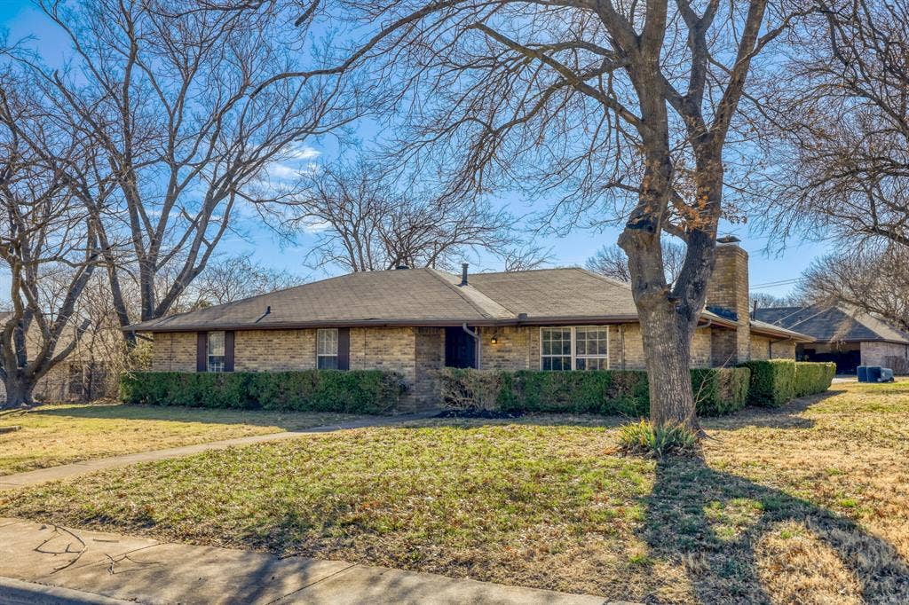 200 Connie Drive, DeSoto, TX 75115 200 Connie Drive, DeSoto, TX 75115