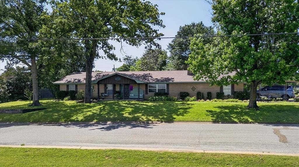 201 Colonial Circle, Athens, TX 75751 201 Colonial Circle, Athens, TX 75751