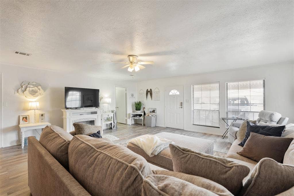 201 Colonial Circle, Athens, TX 75751 201 Colonial Circle, Athens, TX 75751