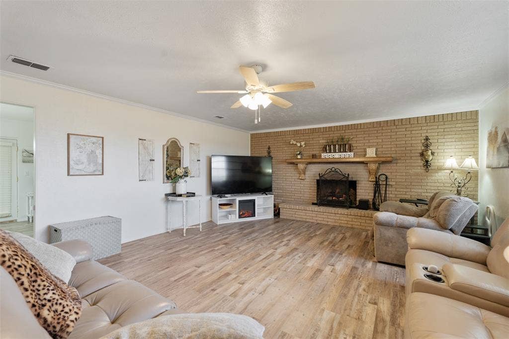 201 Colonial Circle, Athens, TX 75751 201 Colonial Circle, Athens, TX 75751