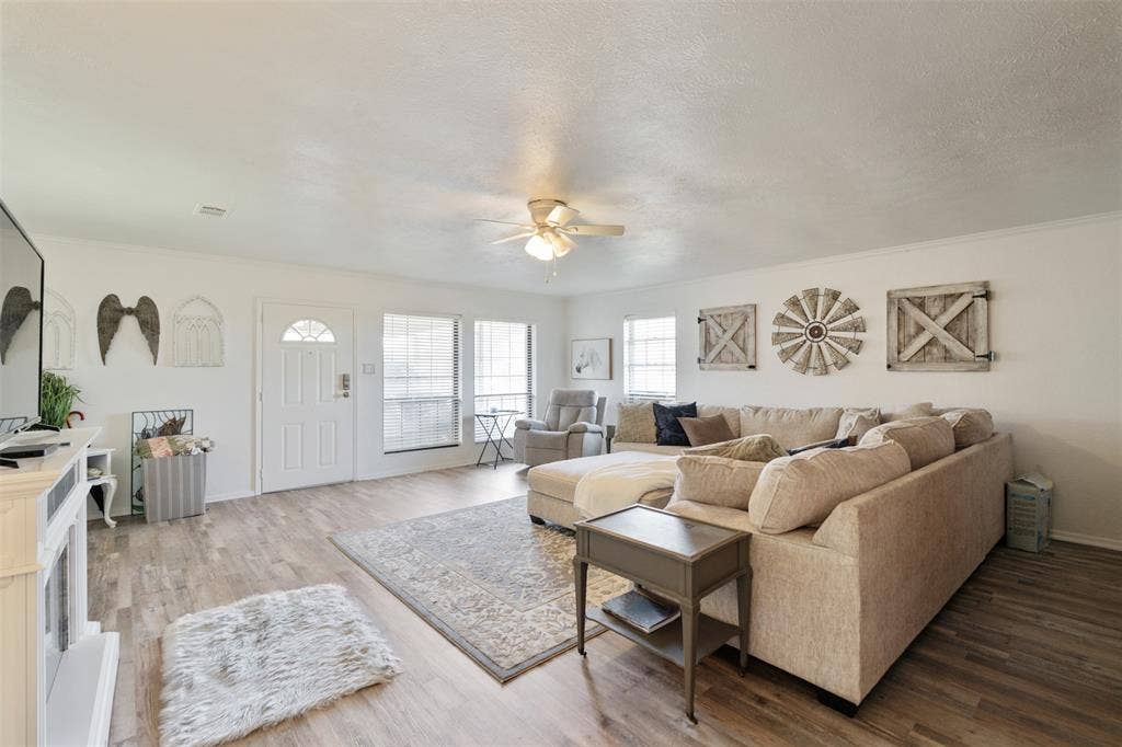 201 Colonial Circle, Athens, TX 75751 201 Colonial Circle, Athens, TX 75751