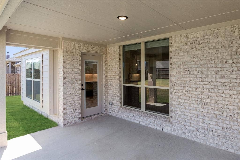 182 Memory Lane, Waxahachie, TX 75165
