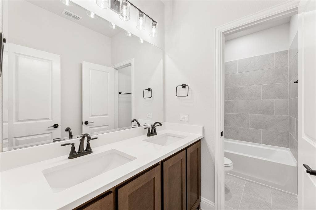 182 Memory Lane, Waxahachie, TX 75165