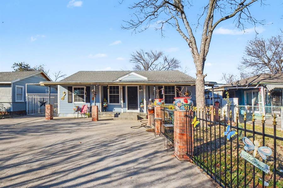 Property photo for 1615 Barlow Avenue, Dallas, TX