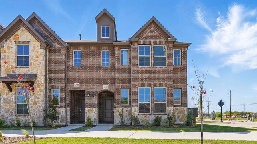 Property photo for 1916 Hellams Lane, Royse City, TX