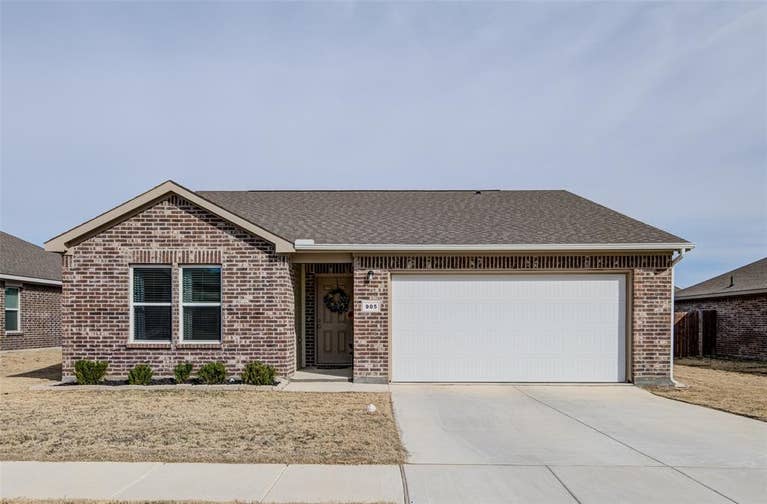 Featured Property image for 905 Avagail Avenue