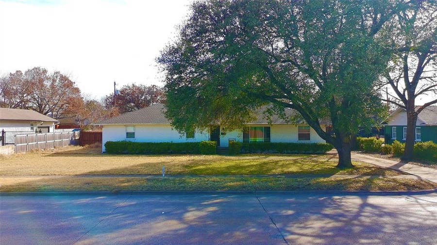 Property photo for 5516 Forest Lane, Dallas, TX