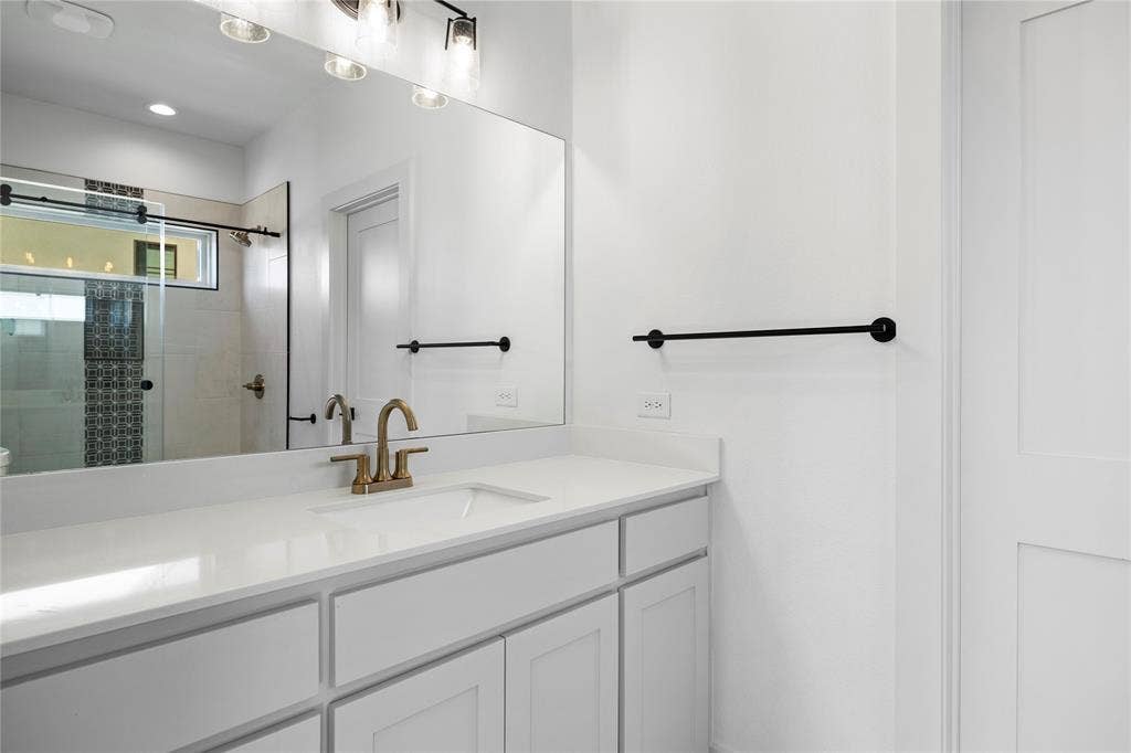 2432 Bellview Circle, Tyler, TX 75709 2432 Bellview Circle, Tyler, TX 75709