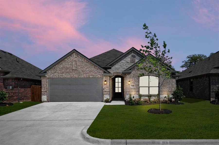 Property photo for 1128 Avery Road, Granbury, TX