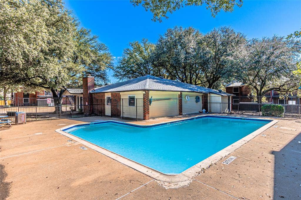 300 W Wintergreen Road, #226, DeSoto, TX 75115 300 W Wintergreen Road, #226, DeSoto, TX 75115