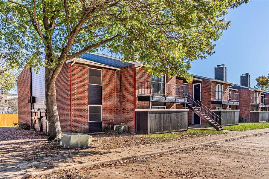 Property photo for 300 W Wintergreen Road, #226, DeSoto, TX