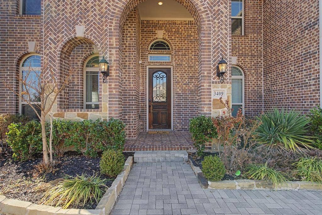 3409 Florence Drive, Corinth, TX 76210 Entrance to property