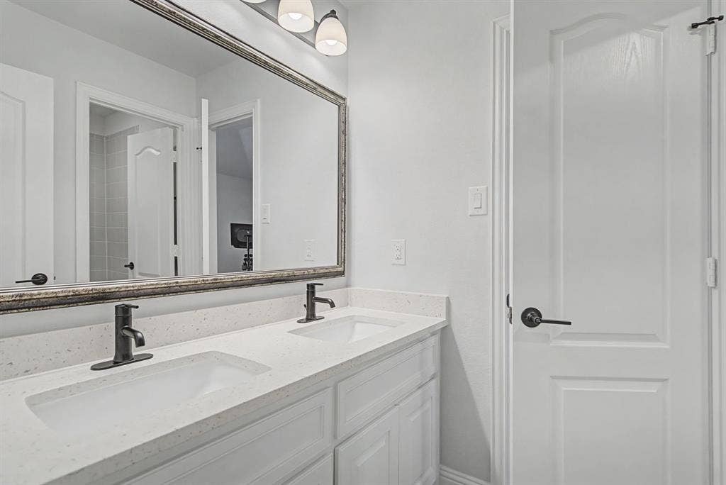 3409 Florence Drive, Corinth, TX 76210 Full bath with double vanity
