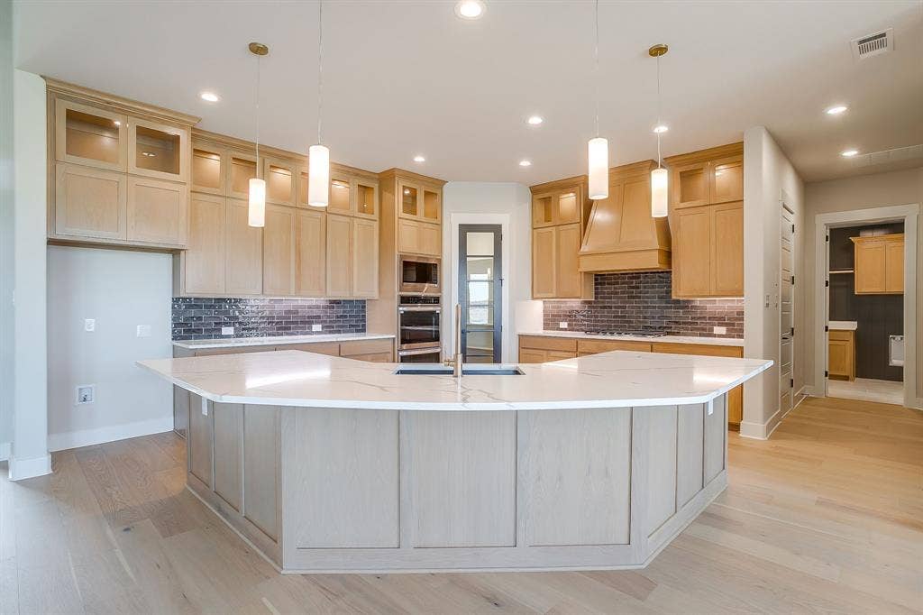 310 Waterfall Ranch Road, Waxahachie, TX 75167 310 Waterfall Ranch Road, Waxahachie, TX 75167