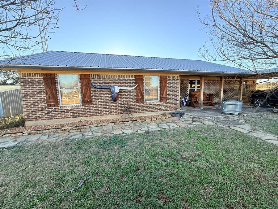 Property photo for 351 Bosque Bend Lane, China Spring, TX