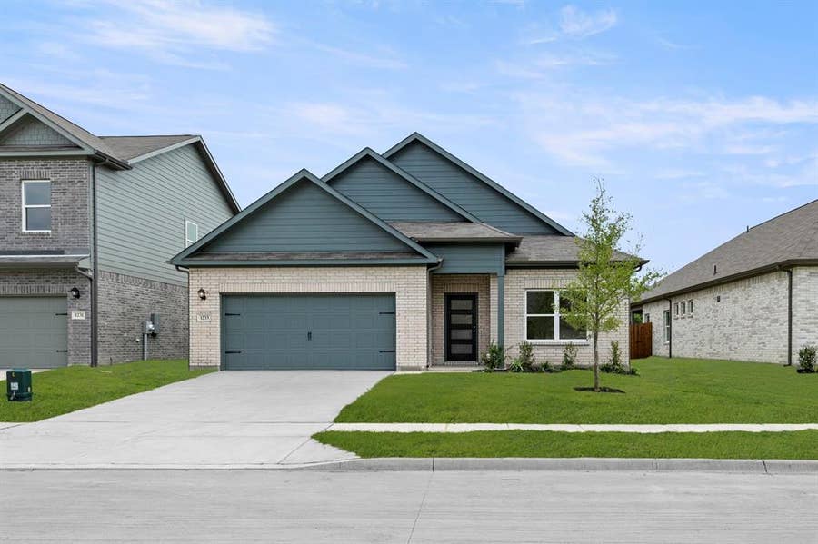 Property photo for 1233 Anderson Drive, Trenton, TX
