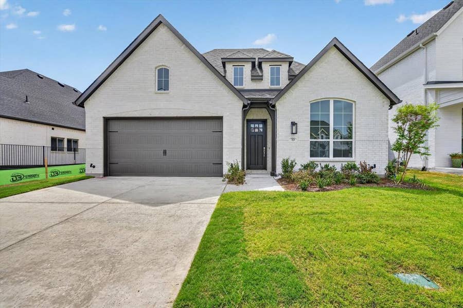 Property photo for 7828 Pondview Lane, Fort Worth, TX