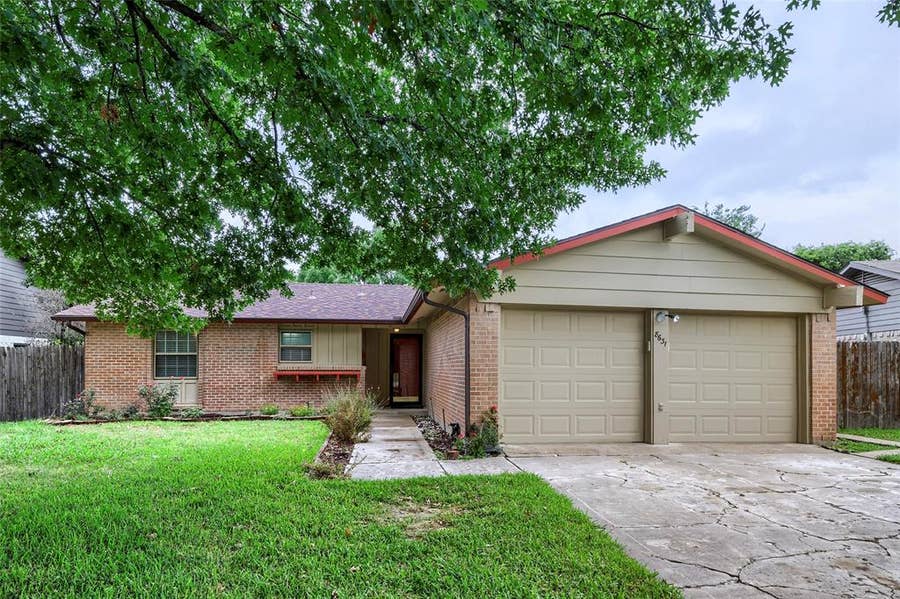 Property photo for 8631 Charing Cross Lane, Dallas, TX