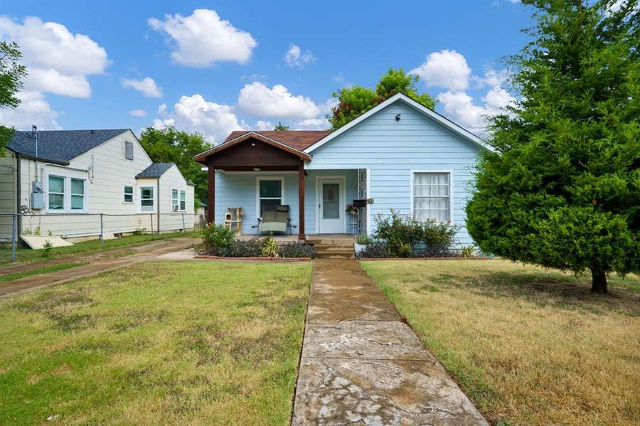 Property photo for 731 Dover Street, Dallas, TX