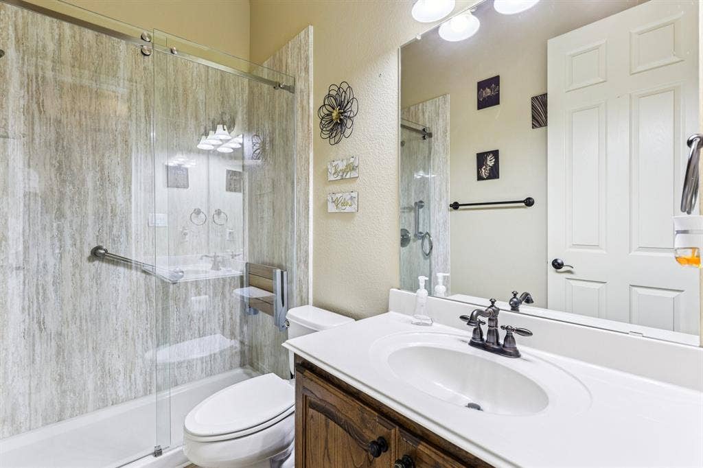 Full Ensuite Bathroom