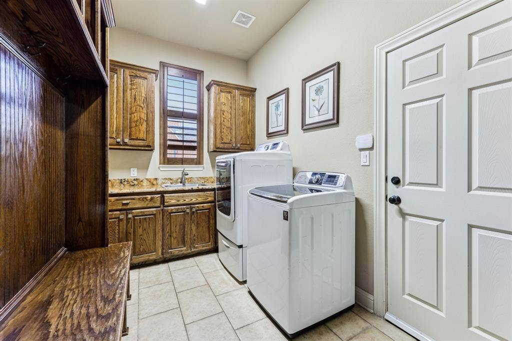 Oversized Laundry Room