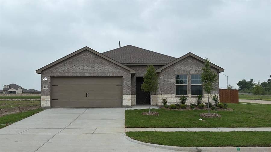 Property photo for 100 Bandit Trail, Terrell, TX
