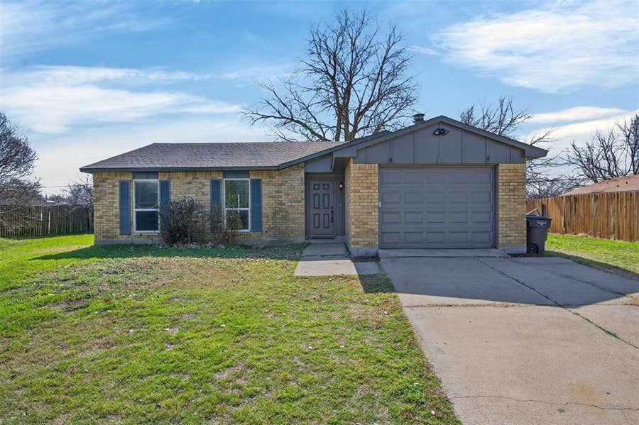 Property photo for 2308 Foxglen Court, Fort Worth, TX