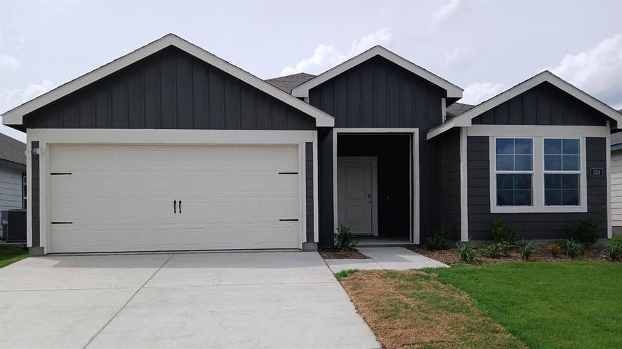 Property photo for 320 Whispering Pine Drive, Royse City, TX