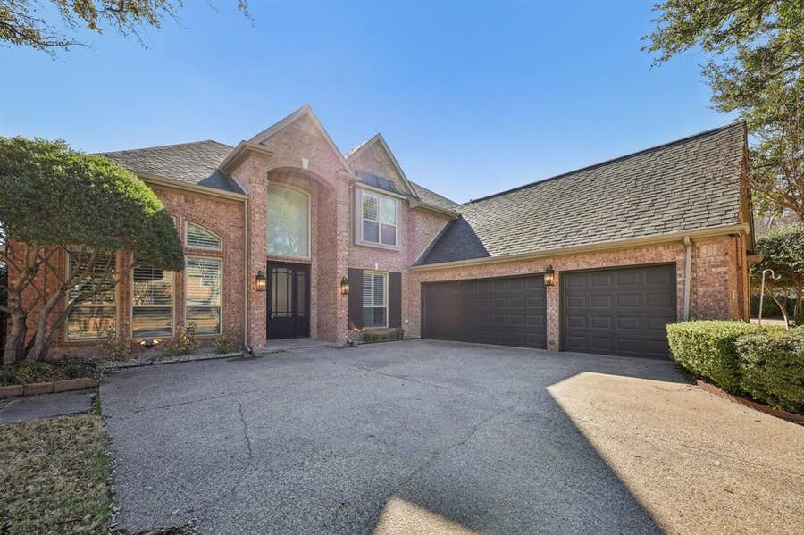 Property photo for 806 Parkwood Court, McKinney, TX